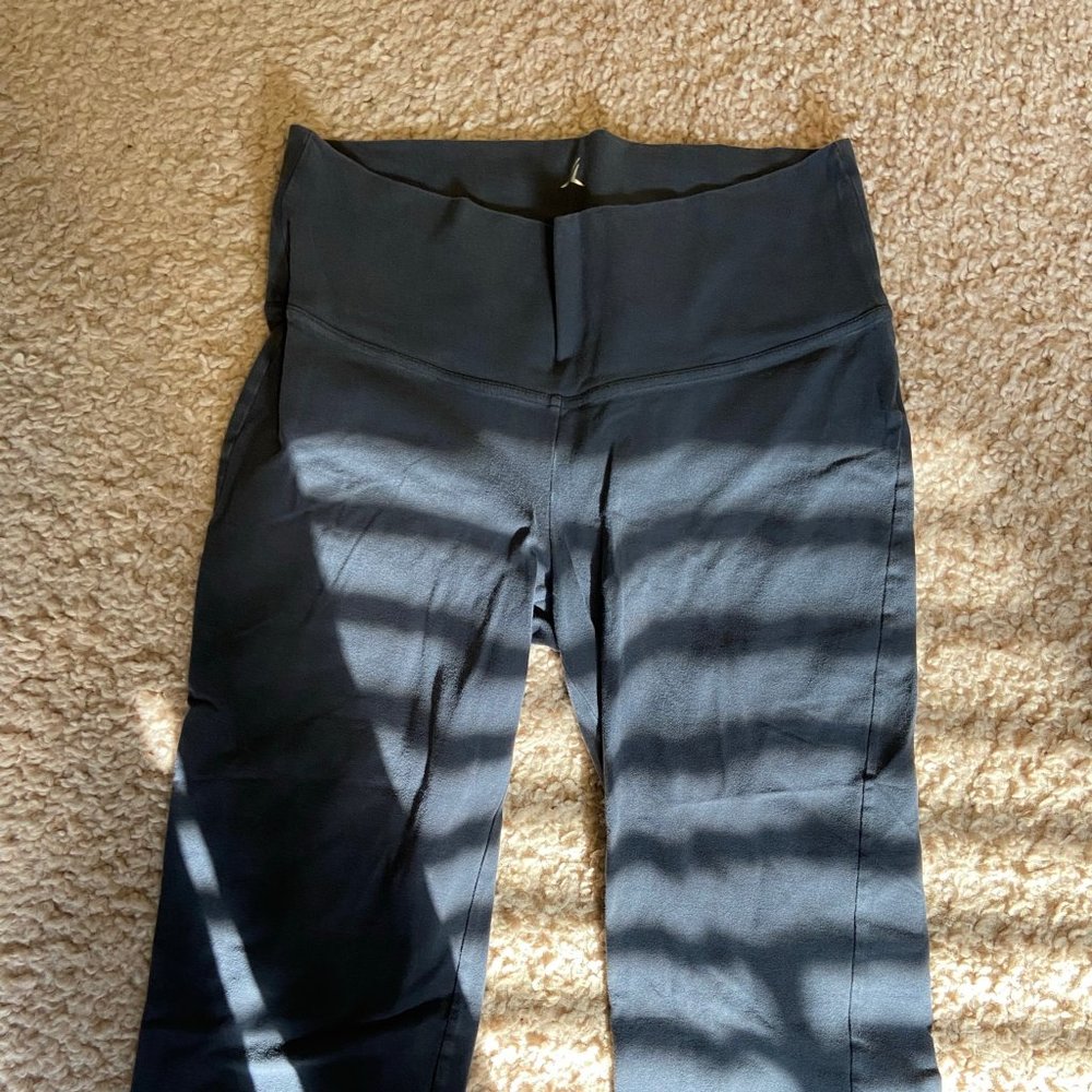 Old Navy Maternity Yoga Capri Pants